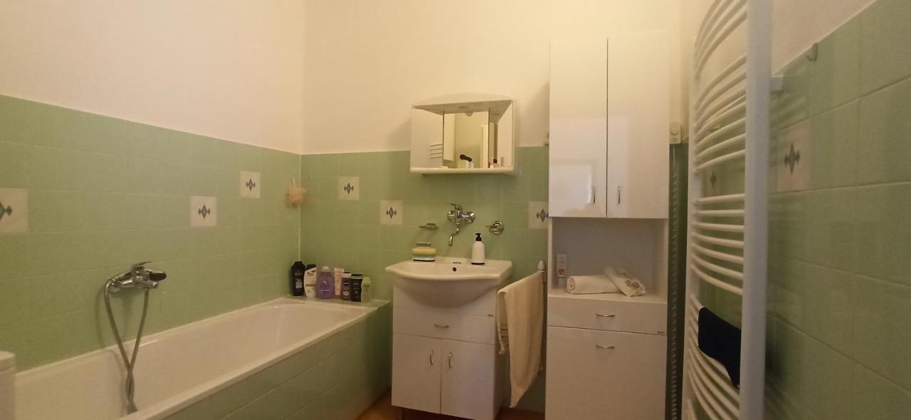 Rodinny Apartman U Broumovskeho Namesti Exterior foto